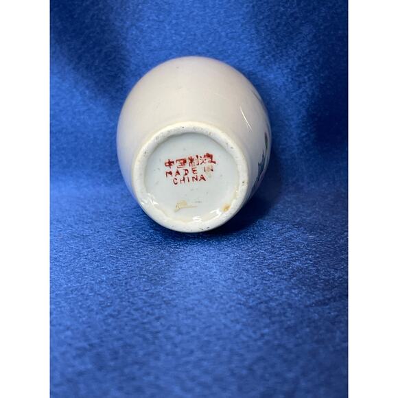 Miniature White Porcelain Vase Accented Purple Flower with Ducks - Picture 6 of 6